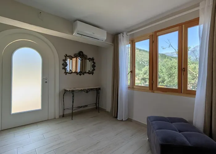 Апартаменты Luxury House California 1 *